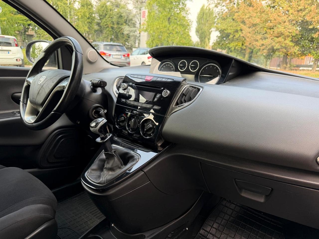 Lancia Ypsilon 0.9 TwinAir 85 CV 5 porte Metano Ecochic Gold