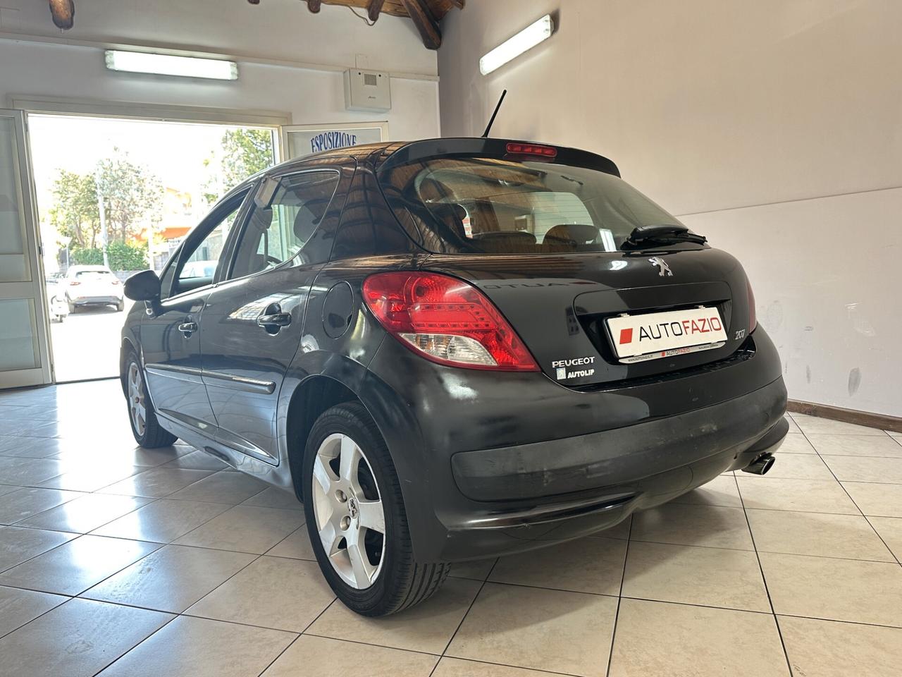 Peugeot 207 1.4 HDi 70CV 5p. X Line Business