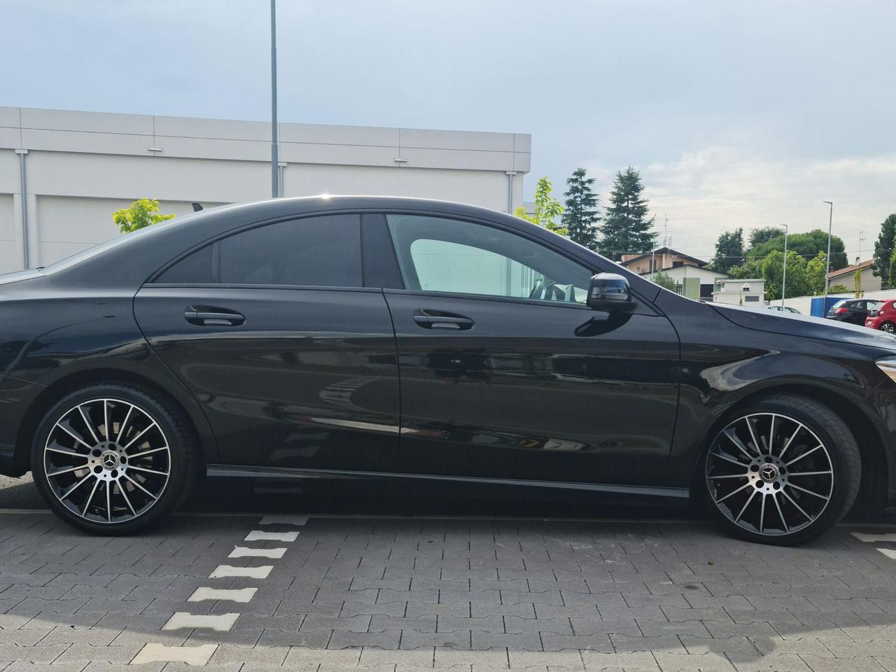 Mercedes-Benz CLA 180 BLUE EFICENCY PREMIUM #6083