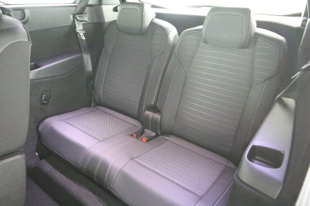 PEUGEOT 5008 3ª serie Hybrid 145 e-DCS6 GT