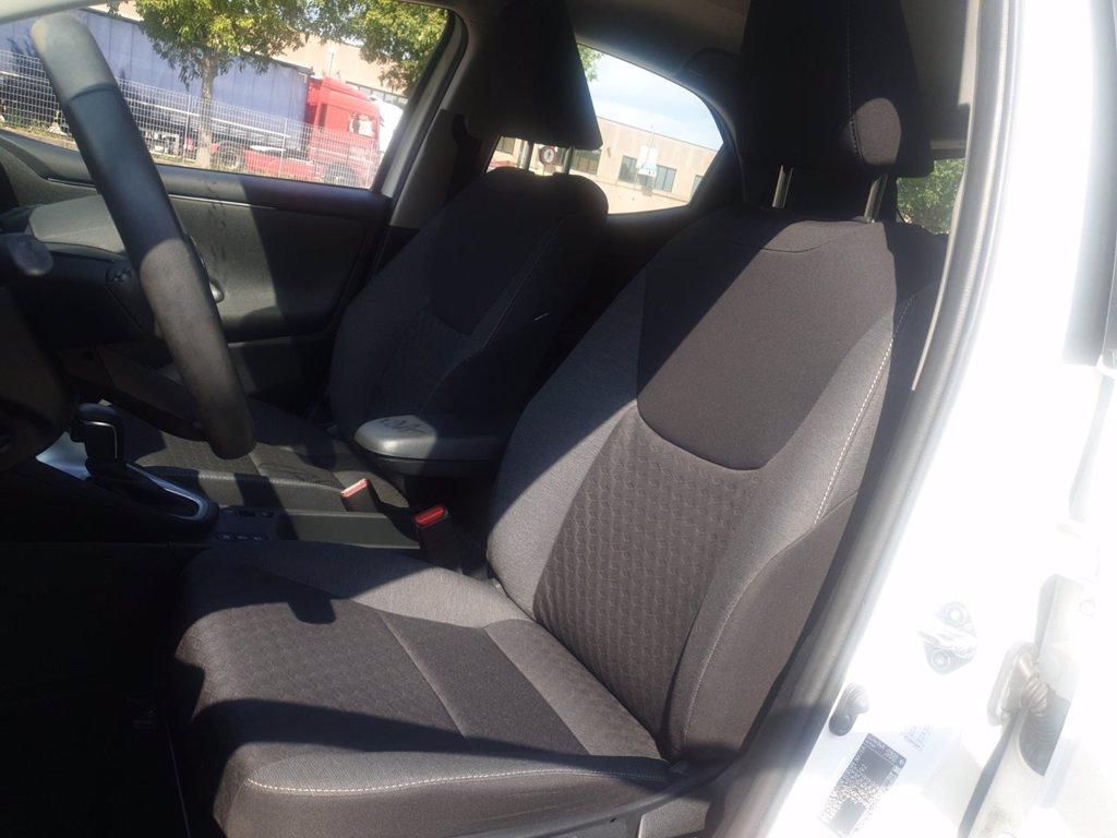 TOYOTA Yaris 1.5h active del 2022
