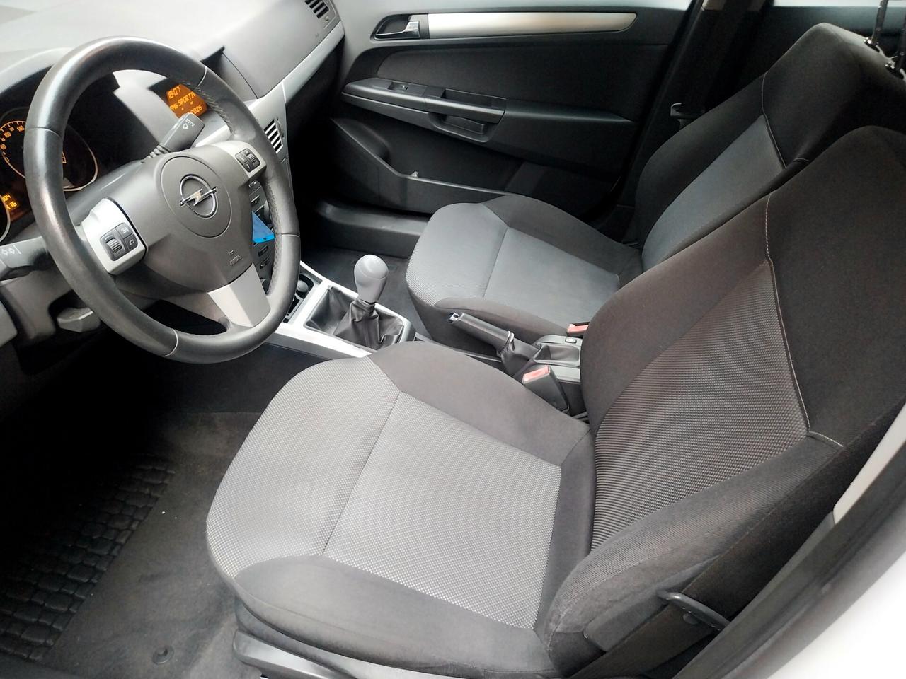 Opel Astra 1.4 GPL-TECH 5 porte Enjoy