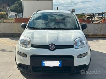 PANDA HYBRID CITY LIFE COMANDI AL VOLANTE