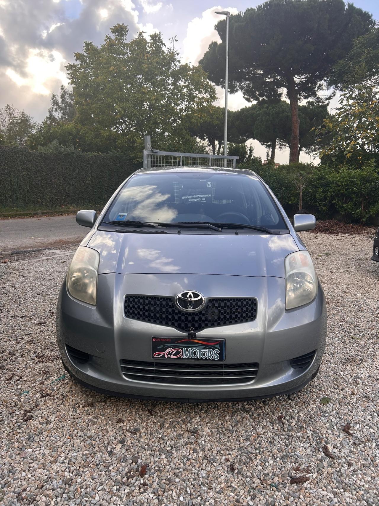 Toyota Yaris 1.0 5 porte