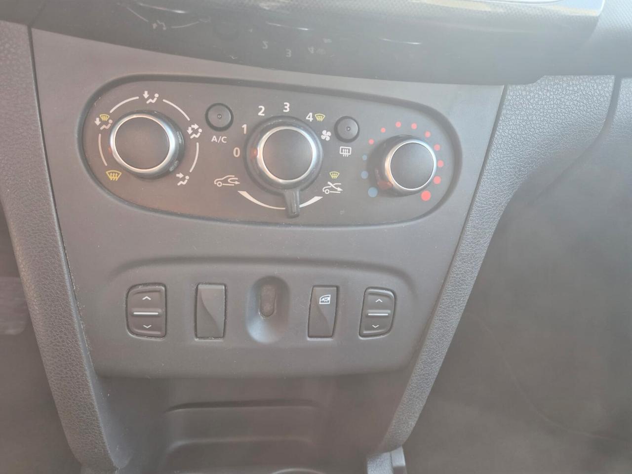 Dacia Logan MCV 0.9 TCe 90CV Lauréate 4 ANNI DI GARANZIA MECCANICA