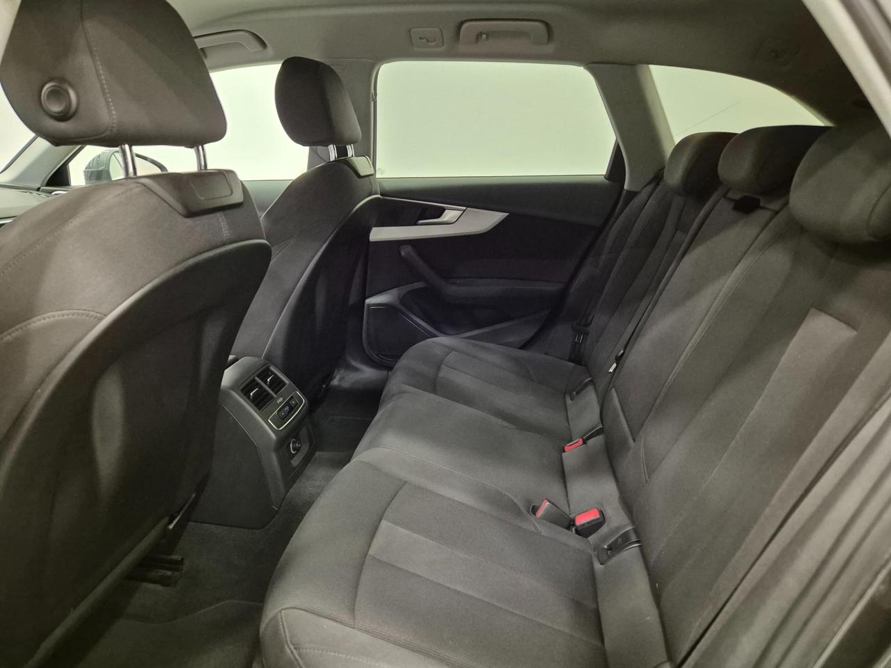 Audi A4 Avant 40 2.0 tdi S Line edition 190cv s-tronic - ACC/Lim - Sens. Park.