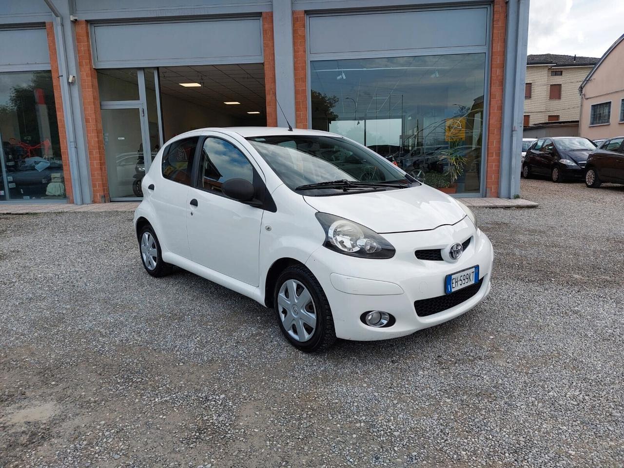 Toyota Aygo 1.0 12V VVT-i 5 porte Connect UNICO PROP