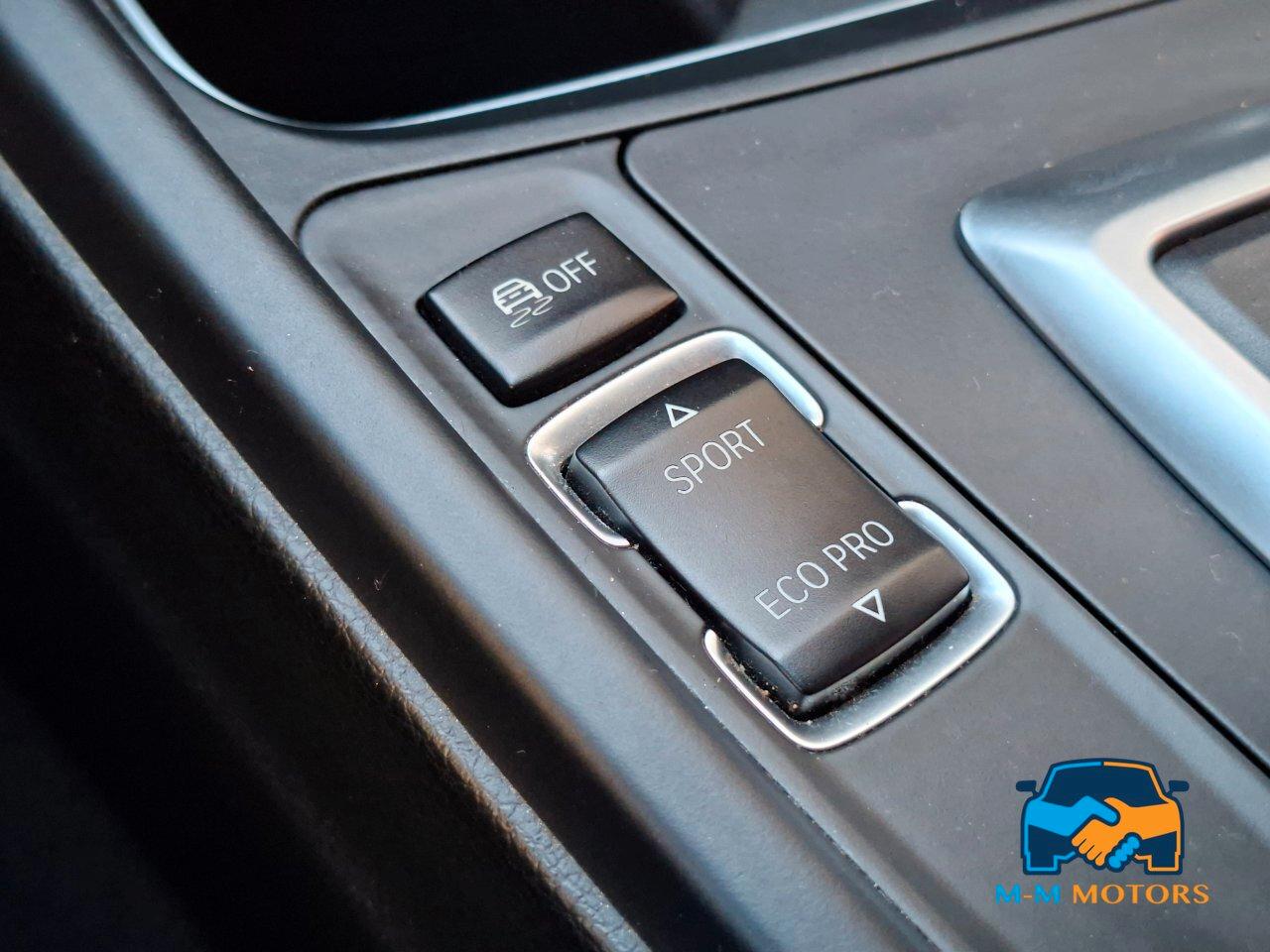 BMW 320 d Touring doppio treno di pneumatici