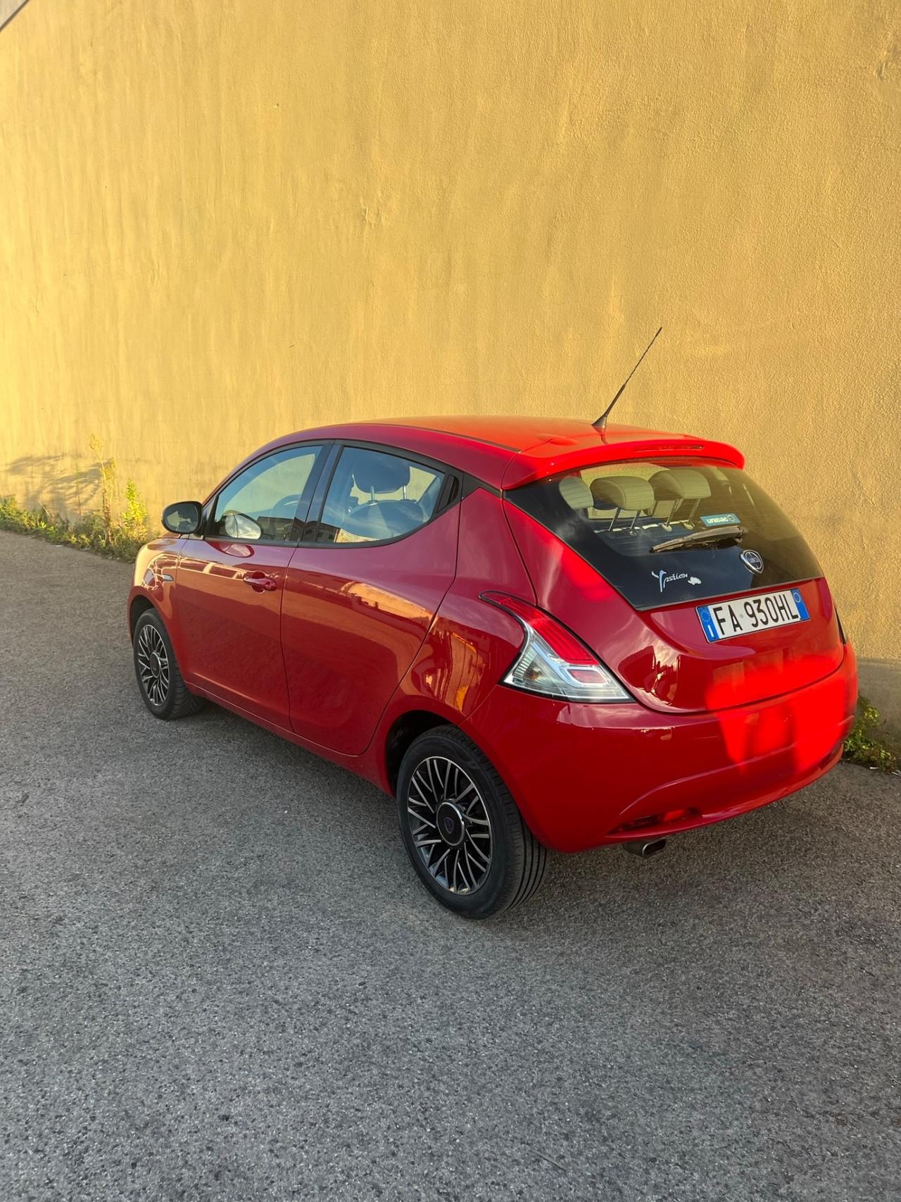 Lancia Ypsilon 1.2 69 CV 5 porte Silver