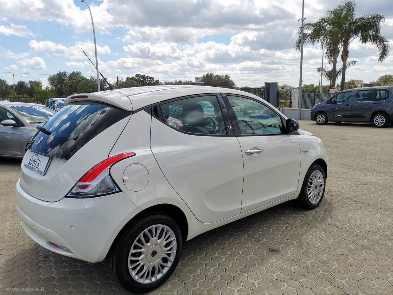 LANCIA Ypsilon 1.2 69 CV 5p. Gold