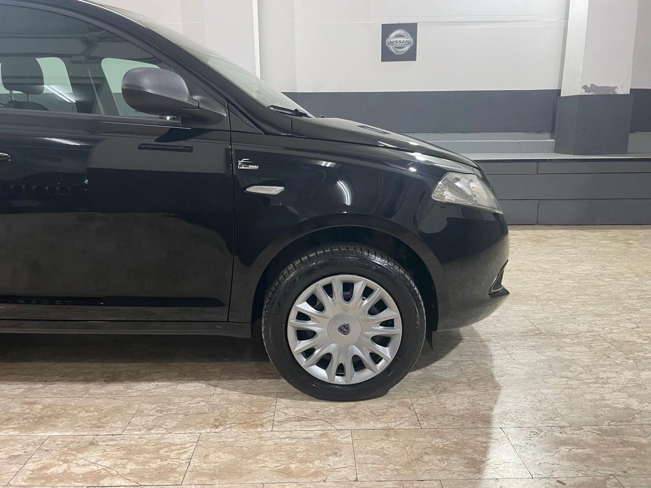 Lancia Ypsilon 0.9 TwinAir 85 CV 5 porte Metano Ecochic Gold