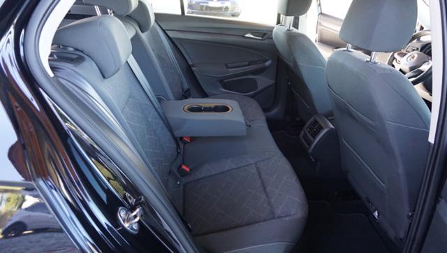 VOLKSWAGEN Golf 1.0 eTSI EVO DSG Life