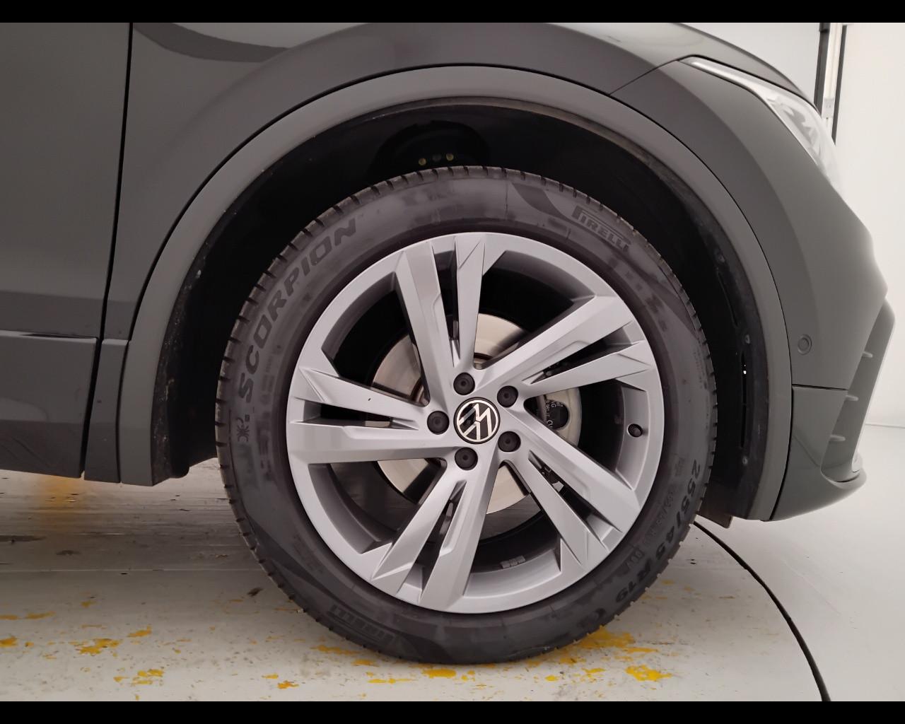 VOLKSWAGEN Tiguan II 2021 - Tiguan 1.5 tsi R-Line 150cv dsg