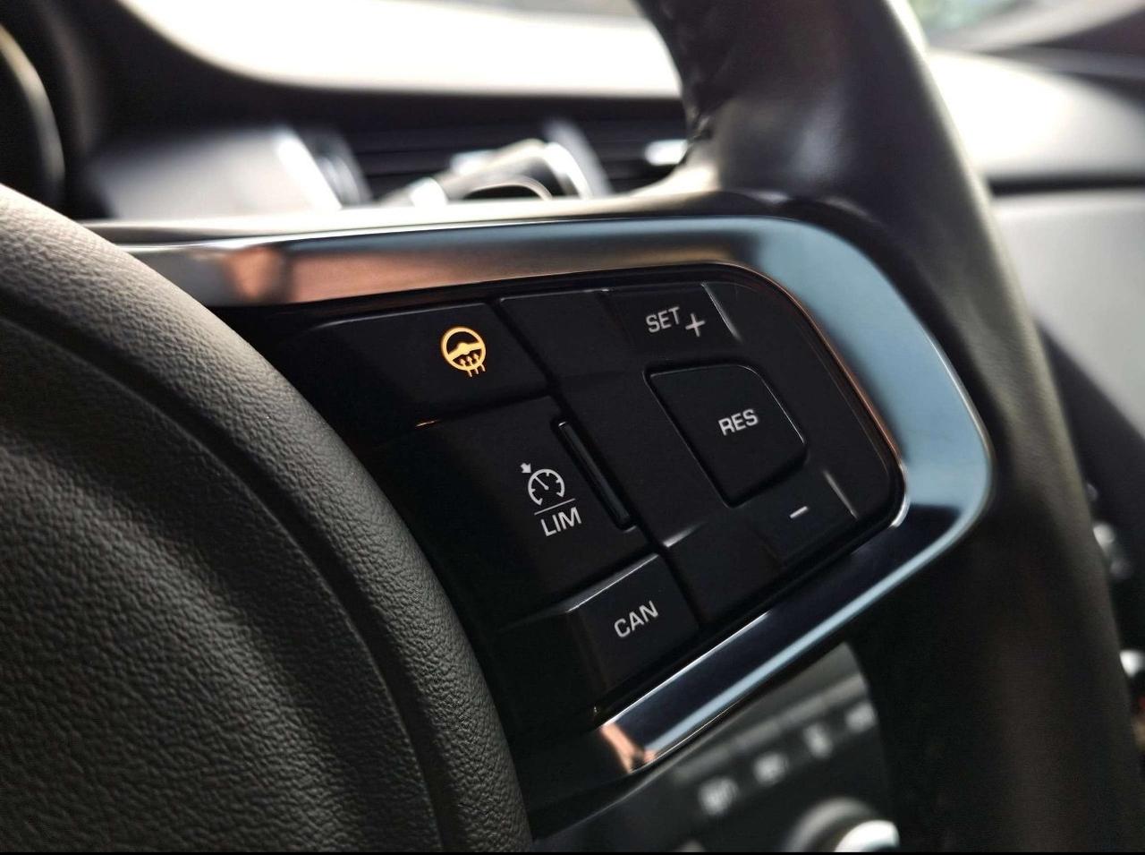 Jaguar E-Pace 2.0 300 CV AWD aut. R-Dynamic SE