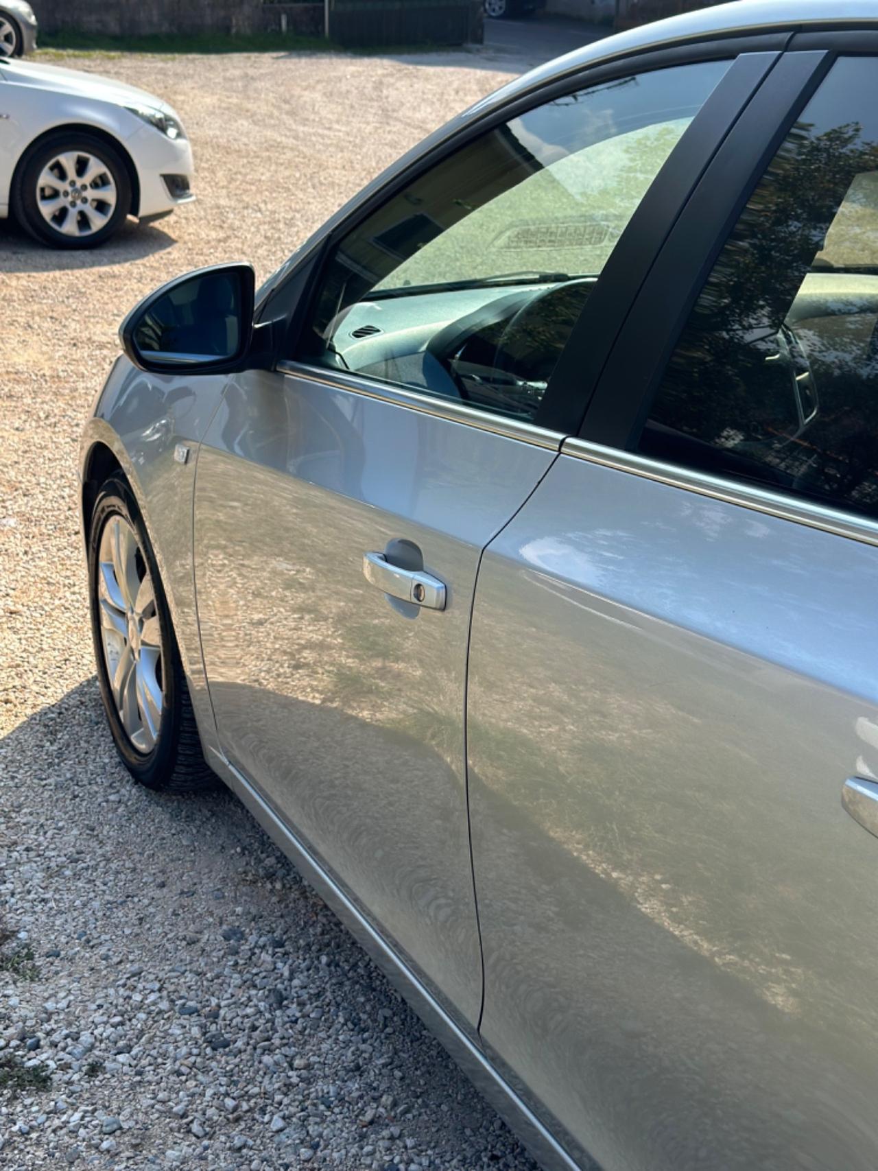 Chevrolet CRUZE 1.7 Diesel 5P LT KMCERT UNICOPR
