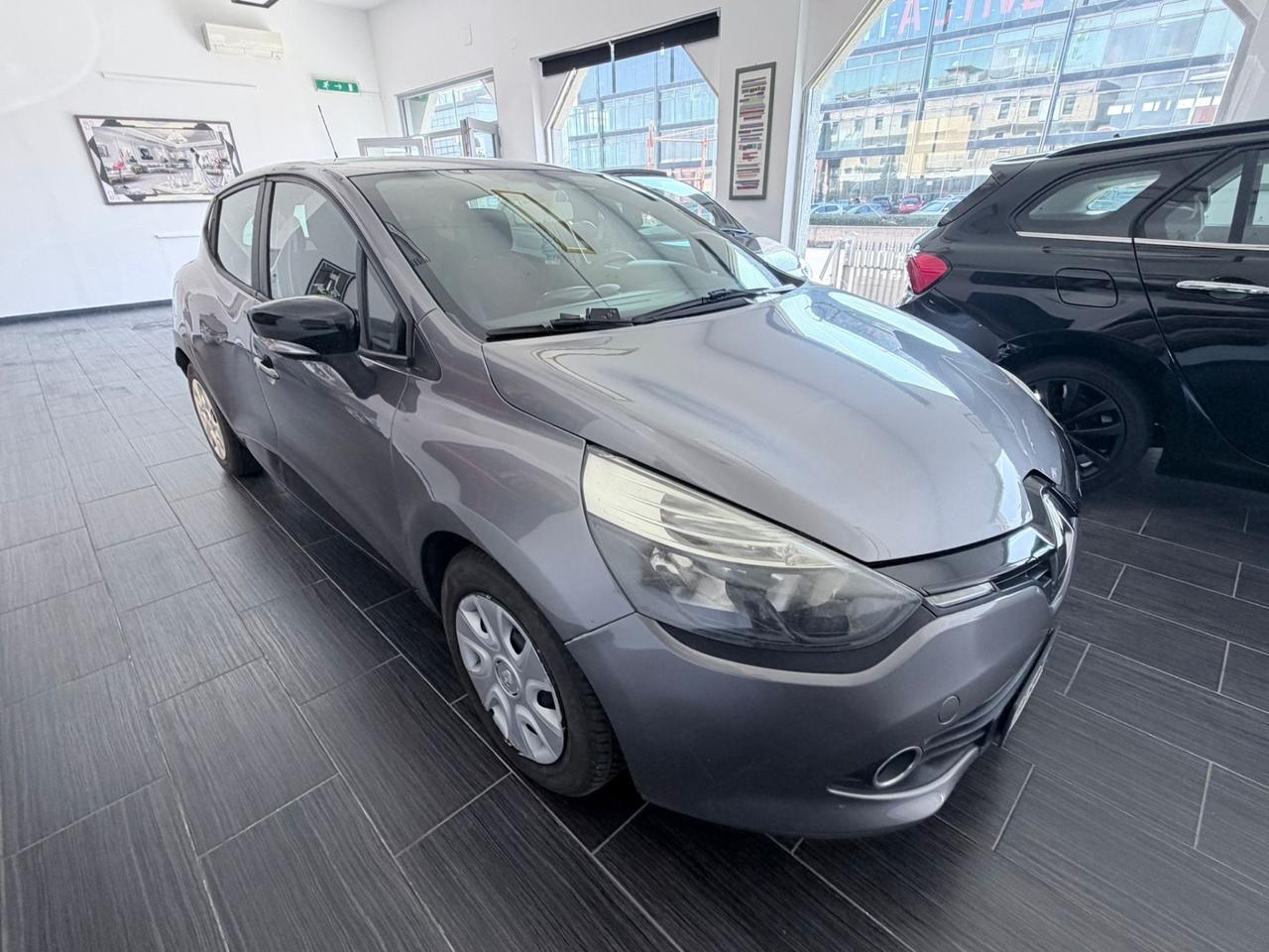 Clio 1.2 75CV GPL CASA MADRE