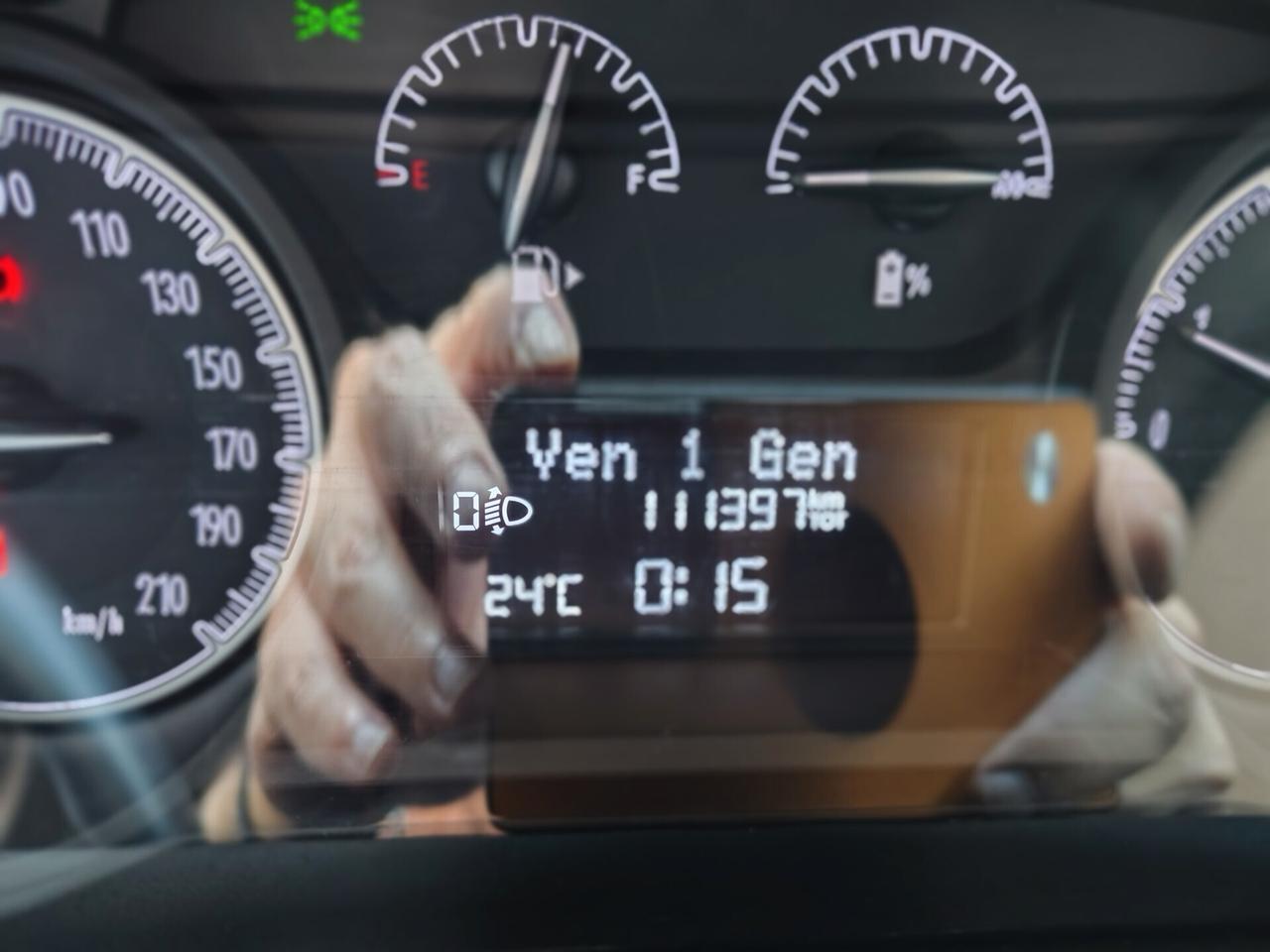 Lancia Ypsilon Hybrid AL PREZZO DEL BENZINA!!!