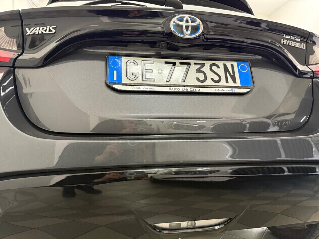 Toyota Yaris 1.5 Hybrid 5 porte Business .