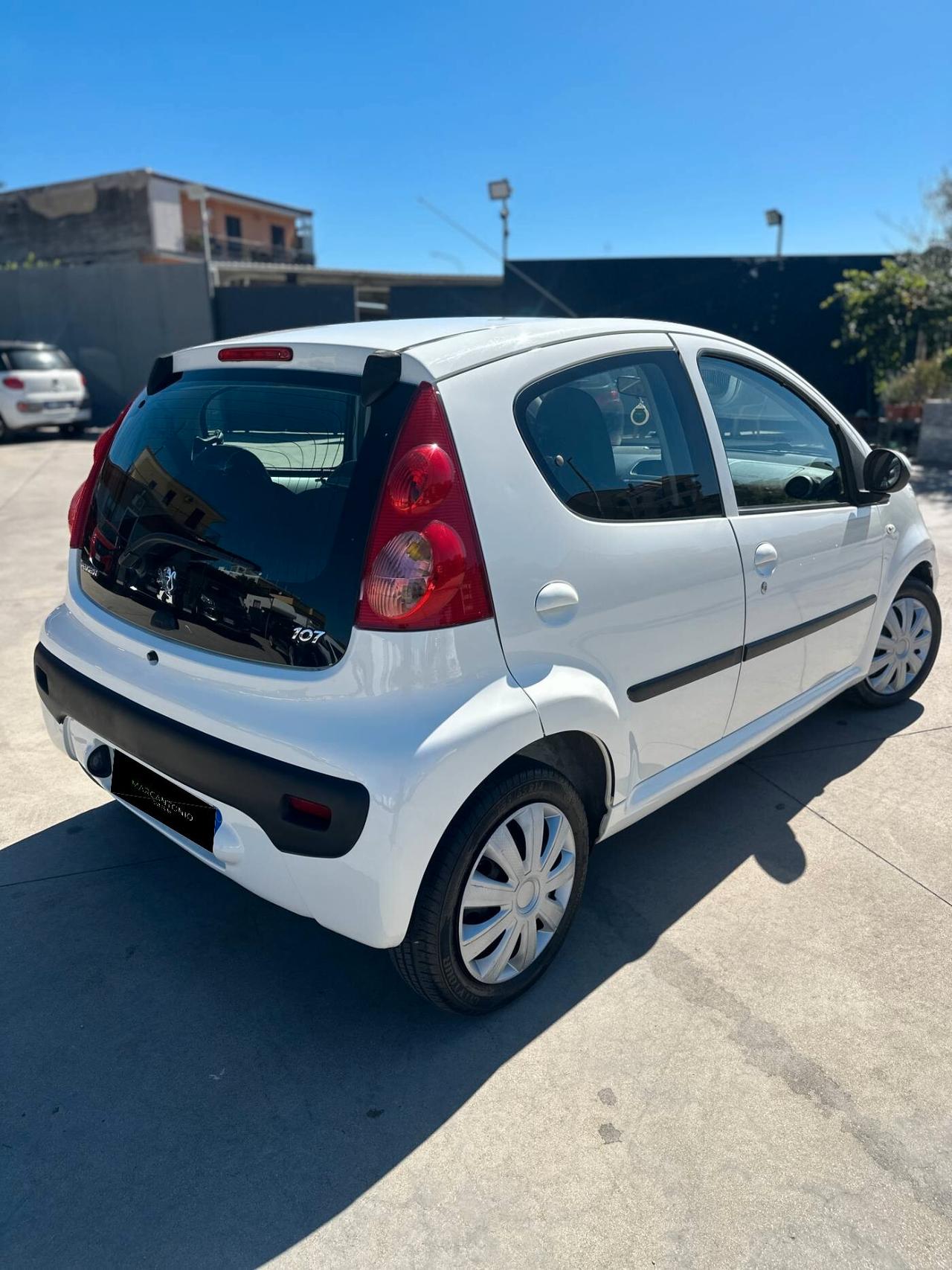 Peugeot 107 1.0 68CV 5p. Allure