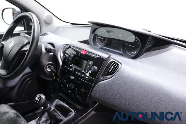 LANCIA Ypsilon 1.2 69 CV 5 PORTE GPL ECOCHIC ELEFANTINO BLU