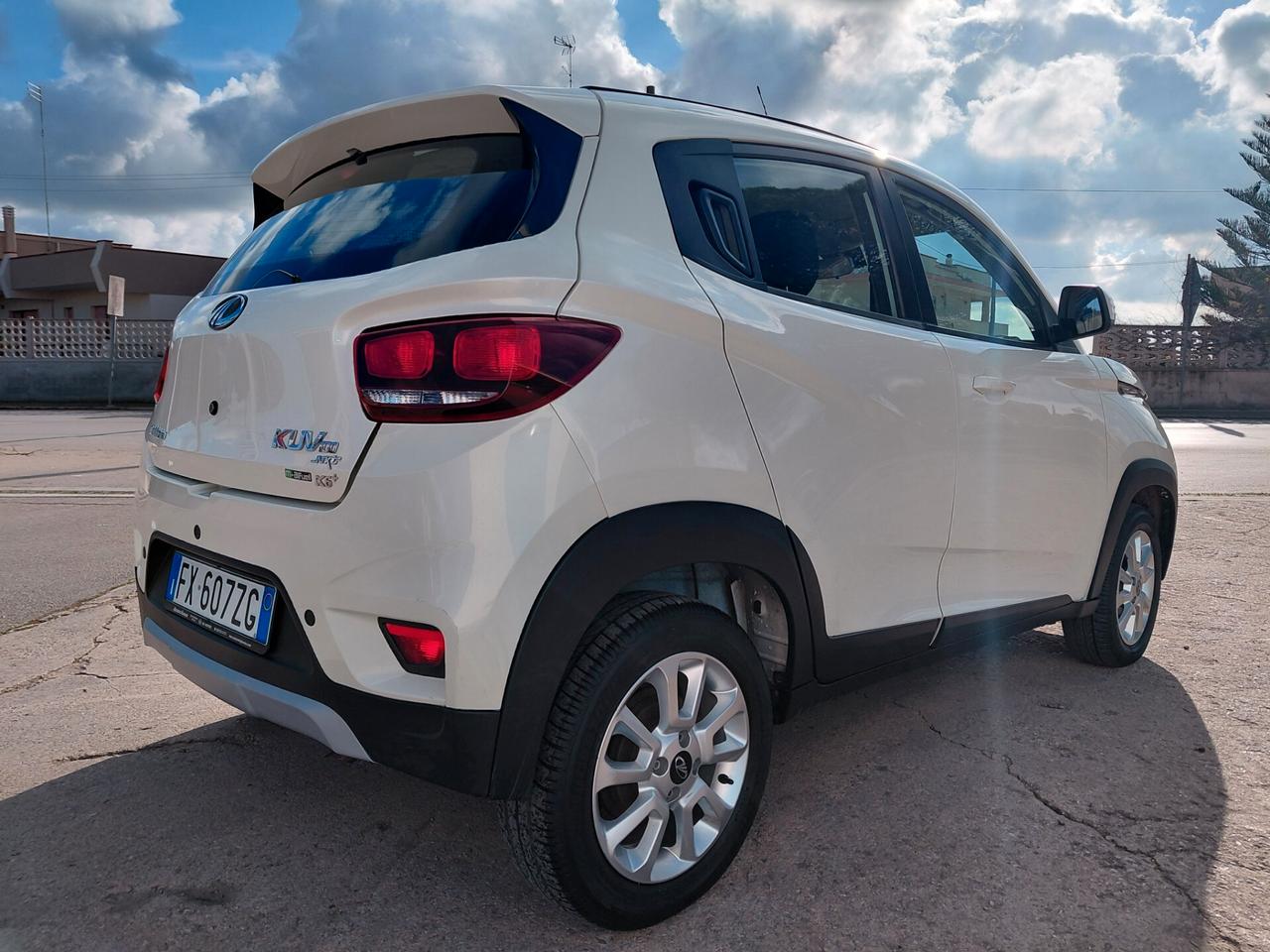 Mahindra KUV100 1.2 VVT M-Bifuel(GPL) K8