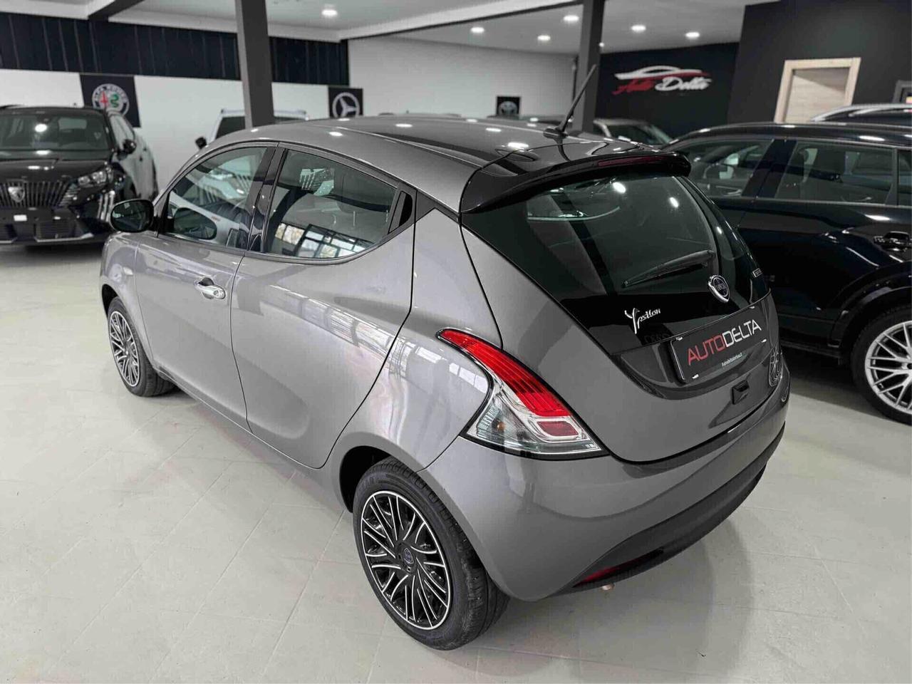 Lancia Ypsilon 1.0 FireFly 5 porte S&S Hybrid Alberta Ferretti