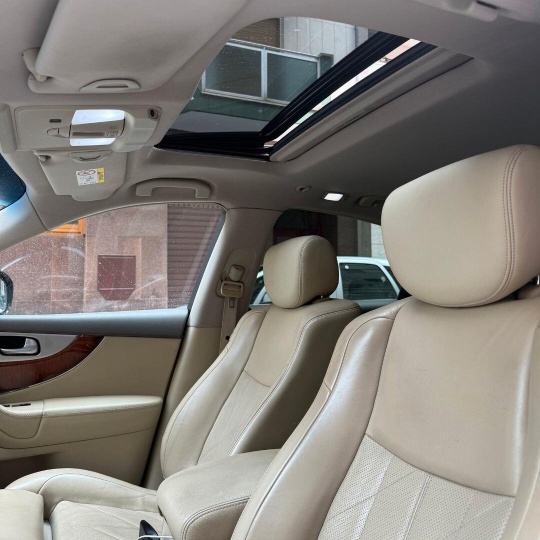 Infiniti QX70 3.0 diesel V6 AT GT Premium