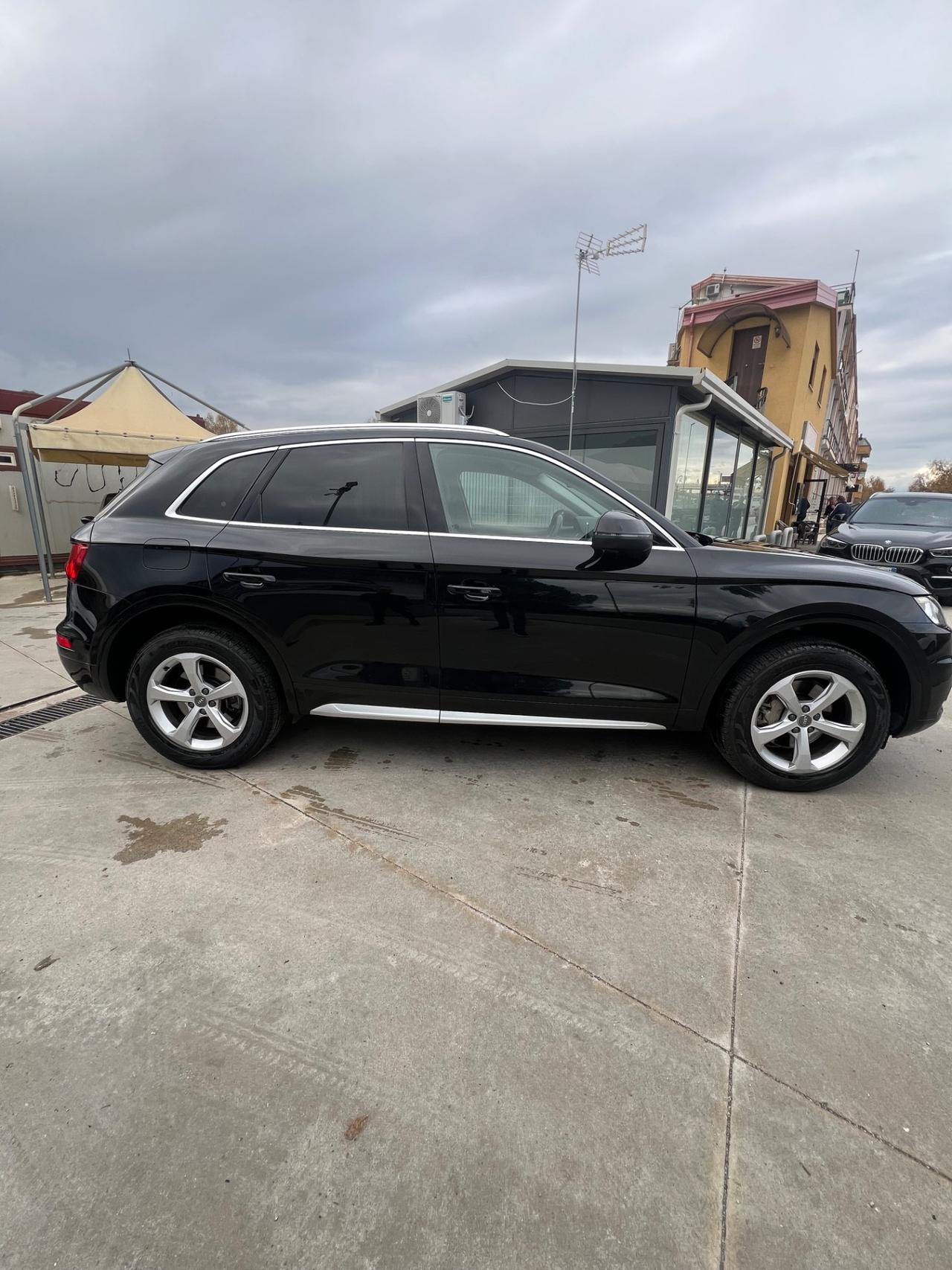 Audi Q5 2.0 TDI quattro S tronic Business Sport