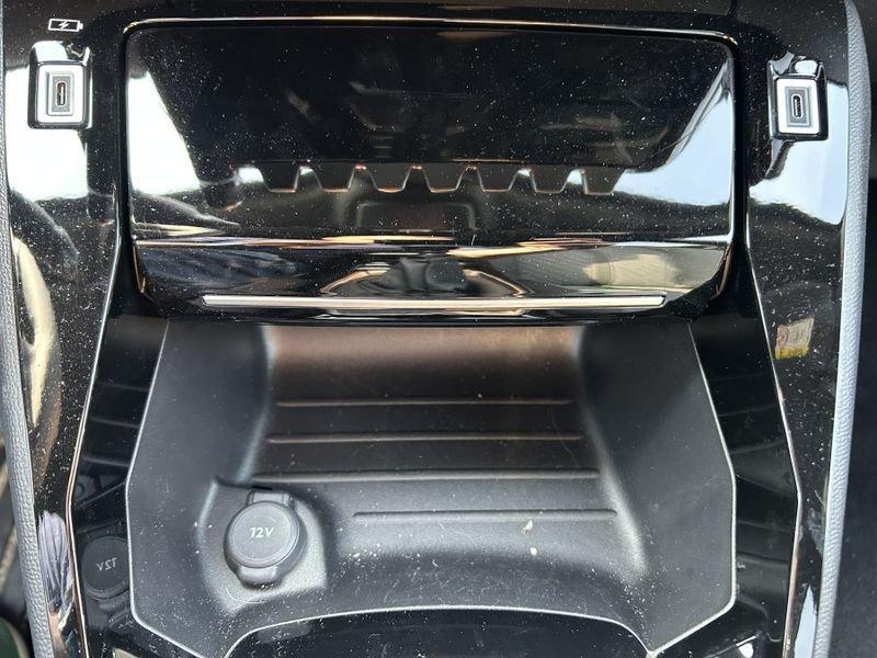 Peugeot 2008 PureTech 100 Allure BIANCO PERLATO / NAVI+CAMERE