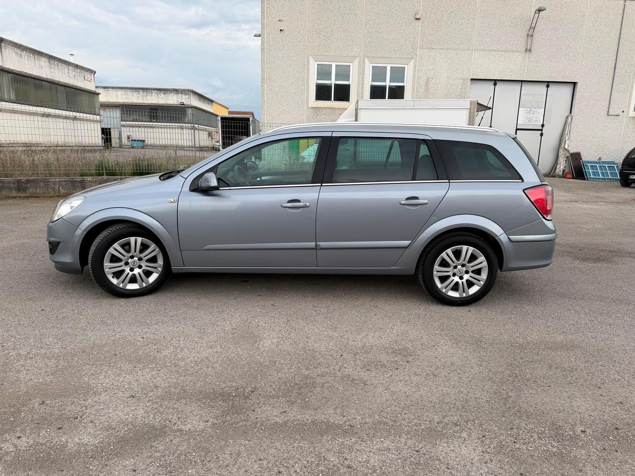 Opel Astra CDTI Station Wagon Cosmo 150000 KM