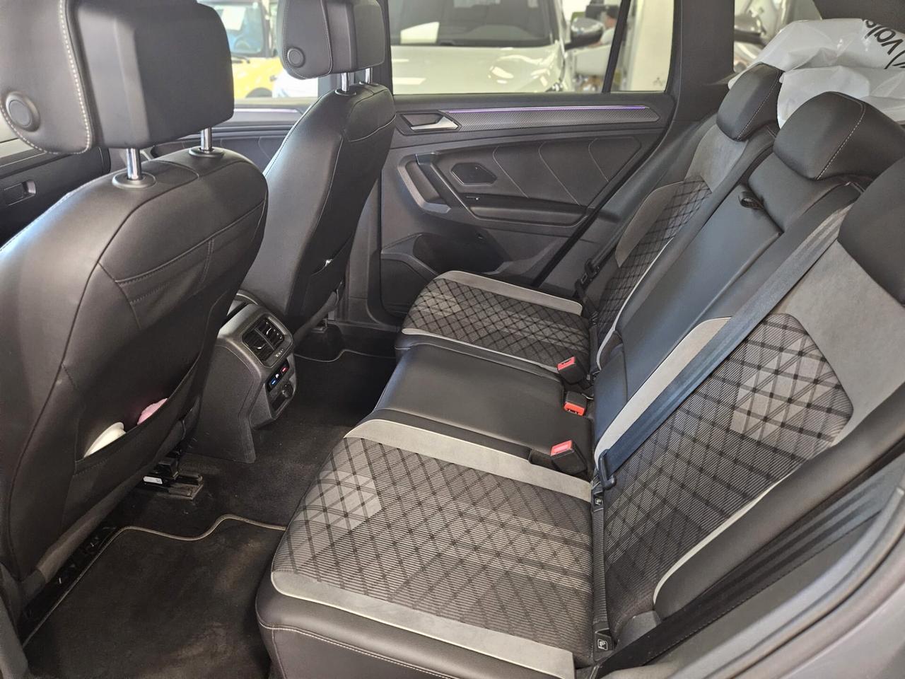 Volkswagen Tiguan 2.0 TDI 150 CV SCR DSG 4MOTION R-Line