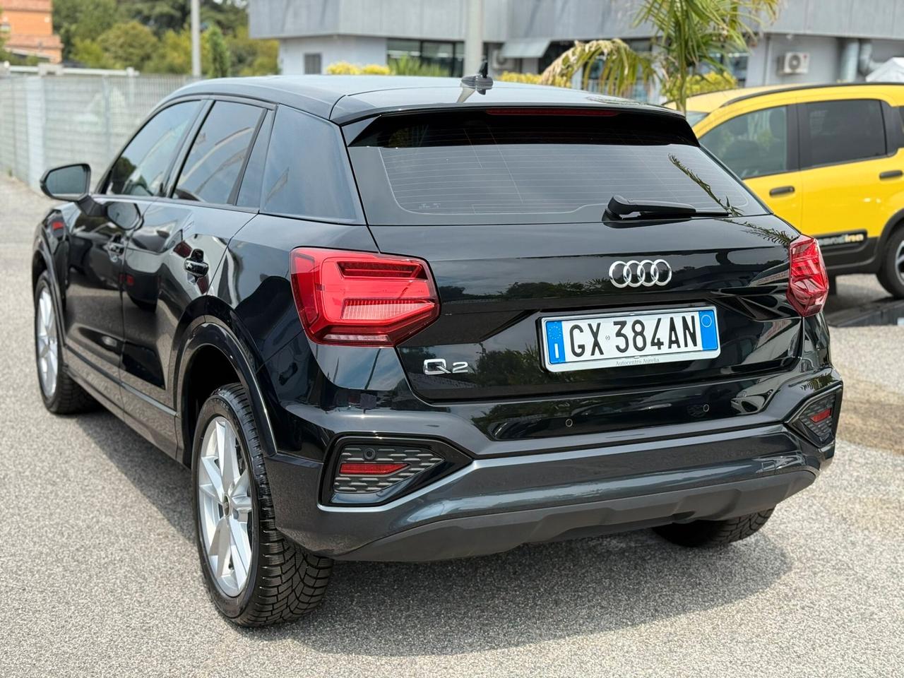 Audi Q2 30 TDI Identity Black