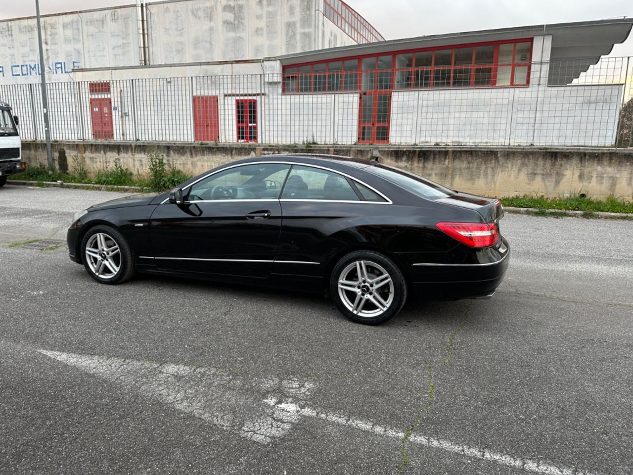 Mercedes-benz E 220 E 220 CDI Coupé BlueEFFICIENCY Executive