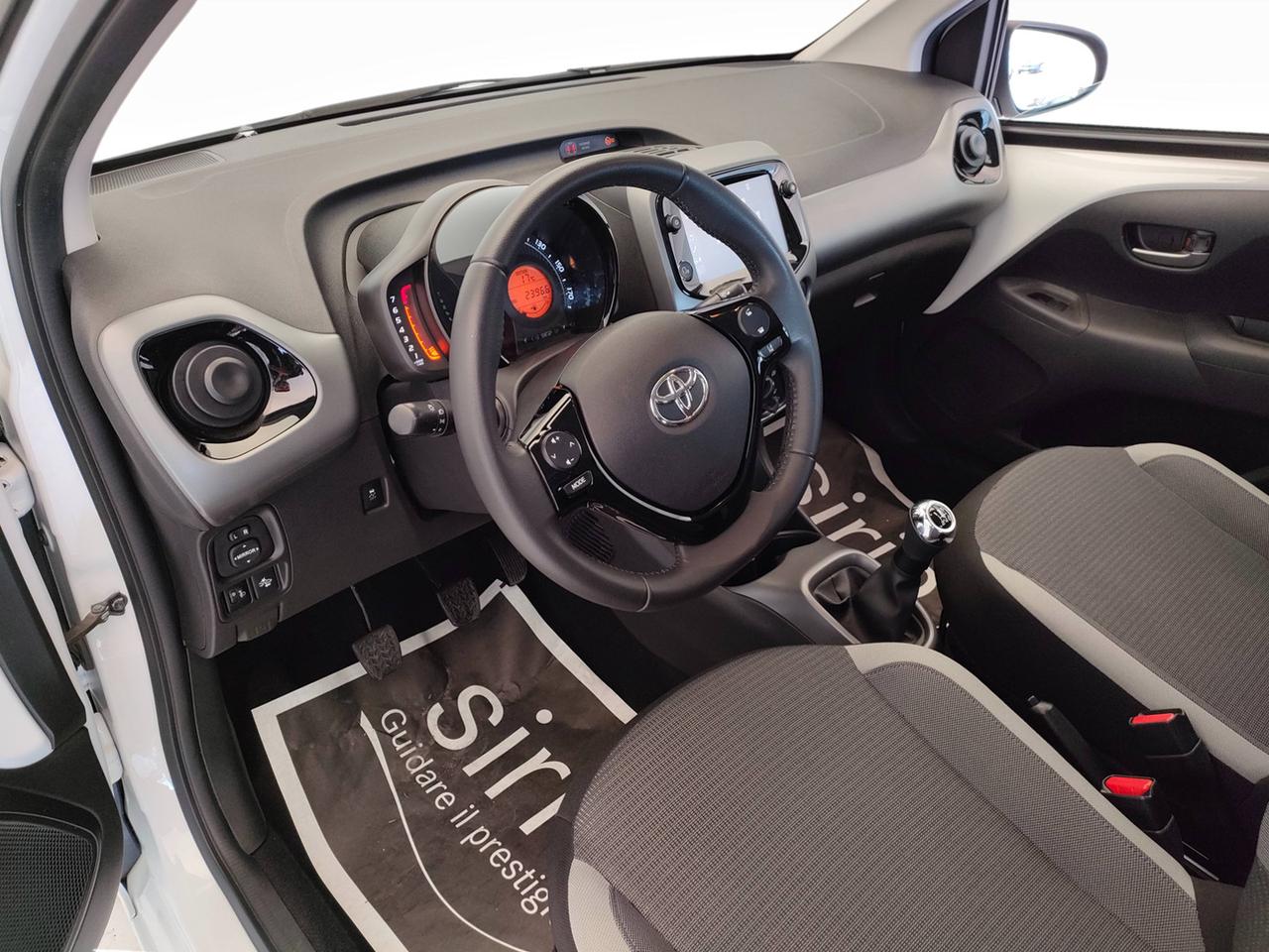 TOYOTA Aygo II 2018 5p - Aygo 5p 1.0 x-play 72cv