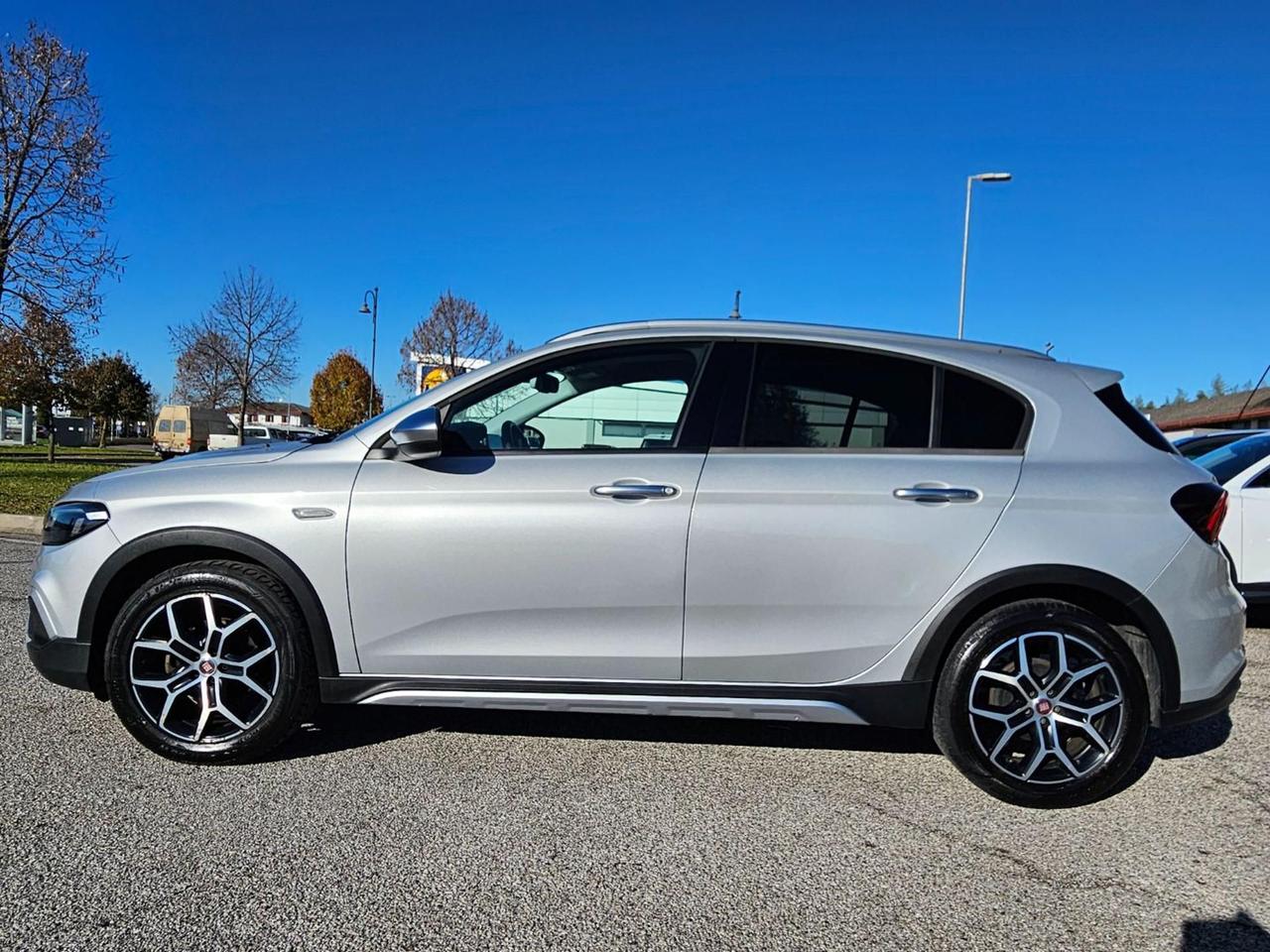 Fiat Tipo 1.0 5 porte Cross/ FULL OPTIONAL!