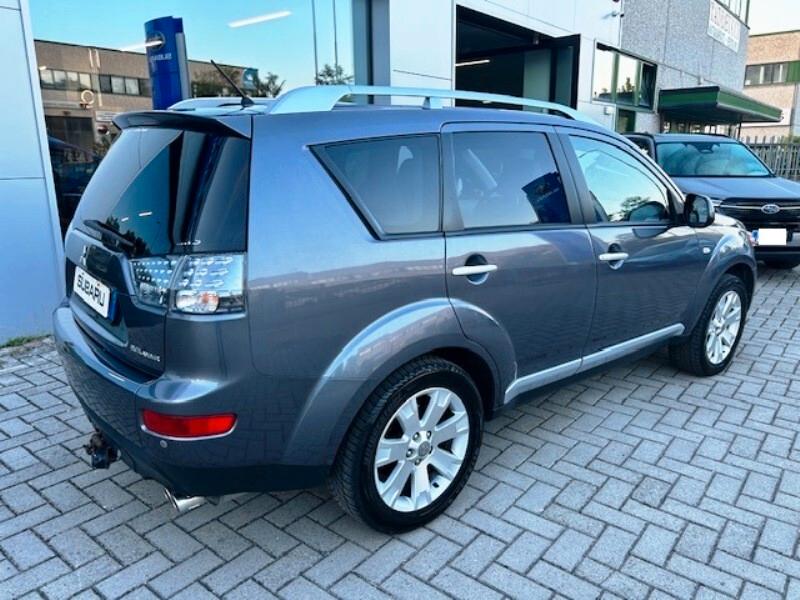Mitsubishi Outlander 2.2 DI-D Instyle 7 p.ti DPF + Gancio Traino