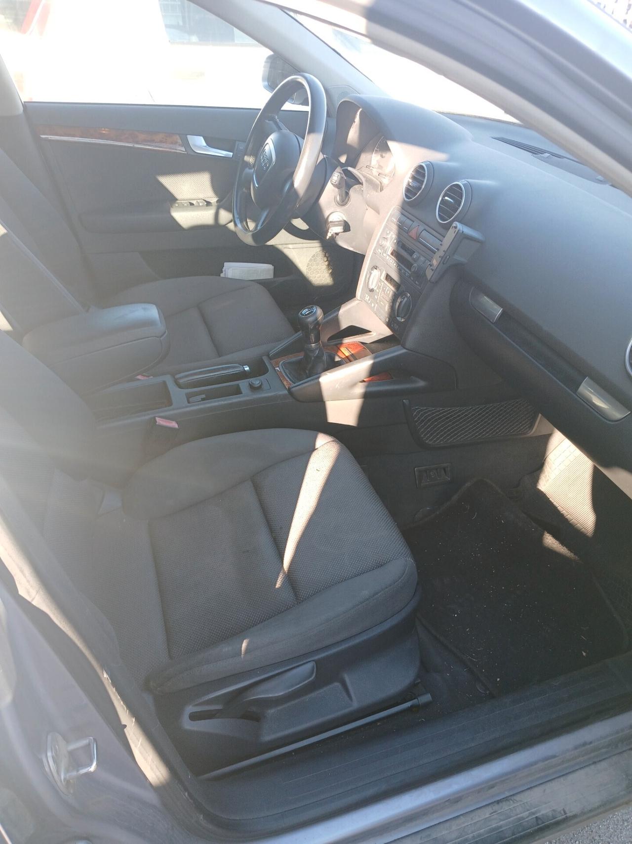 Audi A3 2.0 16V TDI Ambition model 2007 con mascherone