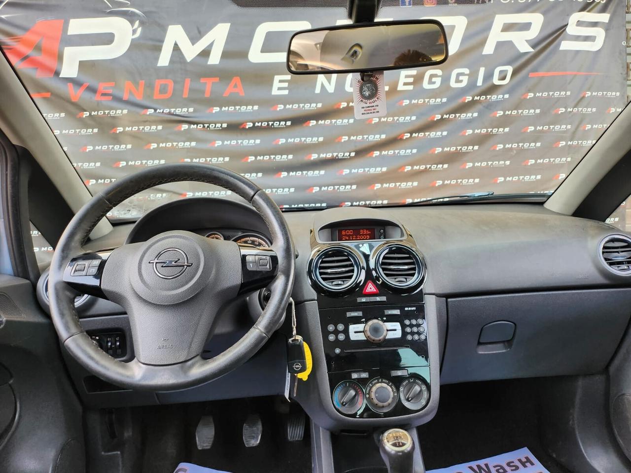 Opel Corsa 1.2 5 porte Cosmo