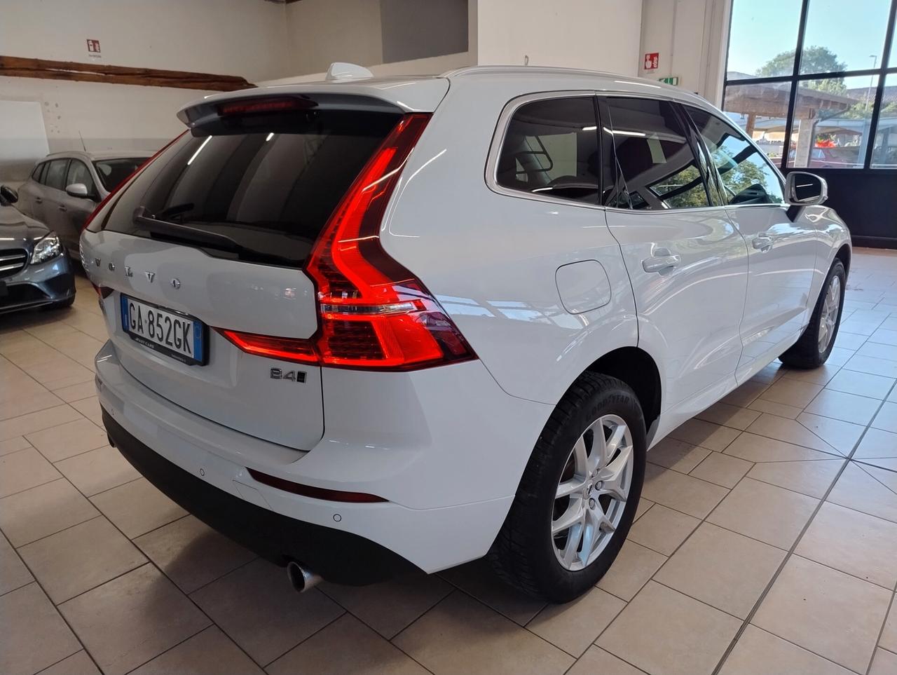 Volvo XC 60 XC60 B4 (d) AWD Geartronic Momentum