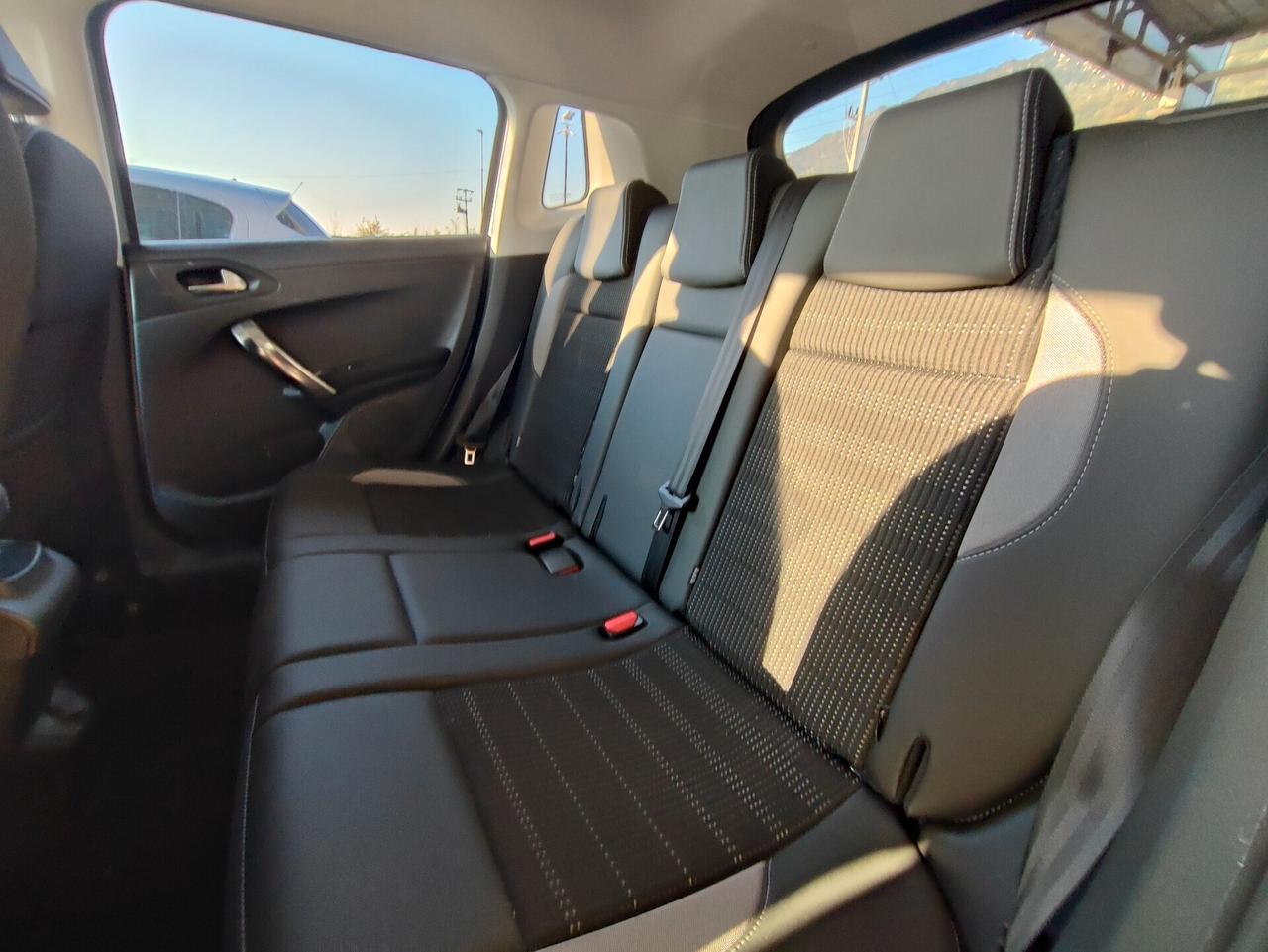 Peugeot 2008 BlueHDi 100 S&S Allure