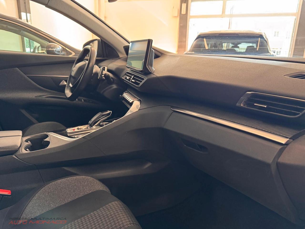 Peugeot 3008 BlueHDi 130cv EAT8 2021