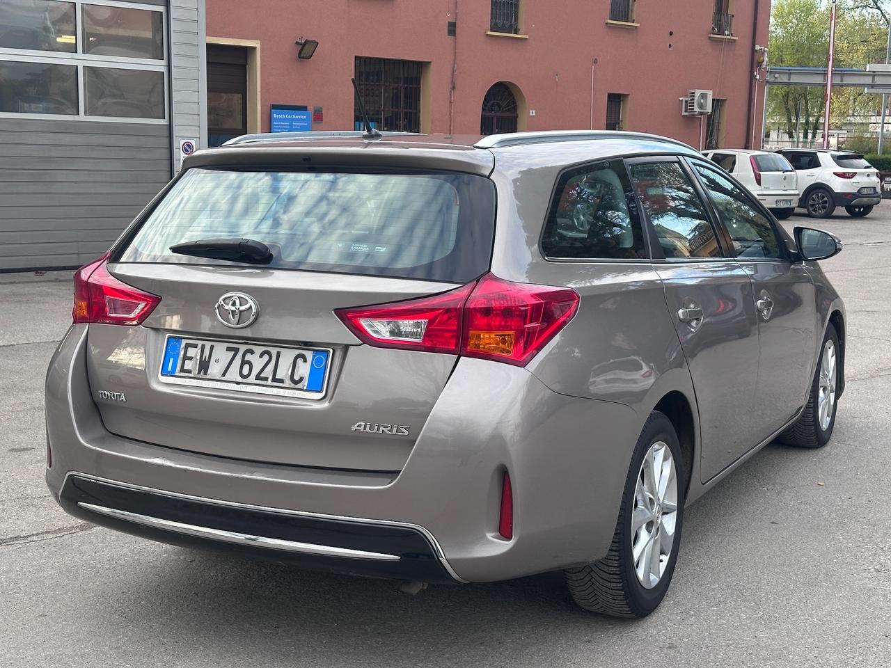 Toyota Auris Touring Sports 1.4 D-4D Lounge