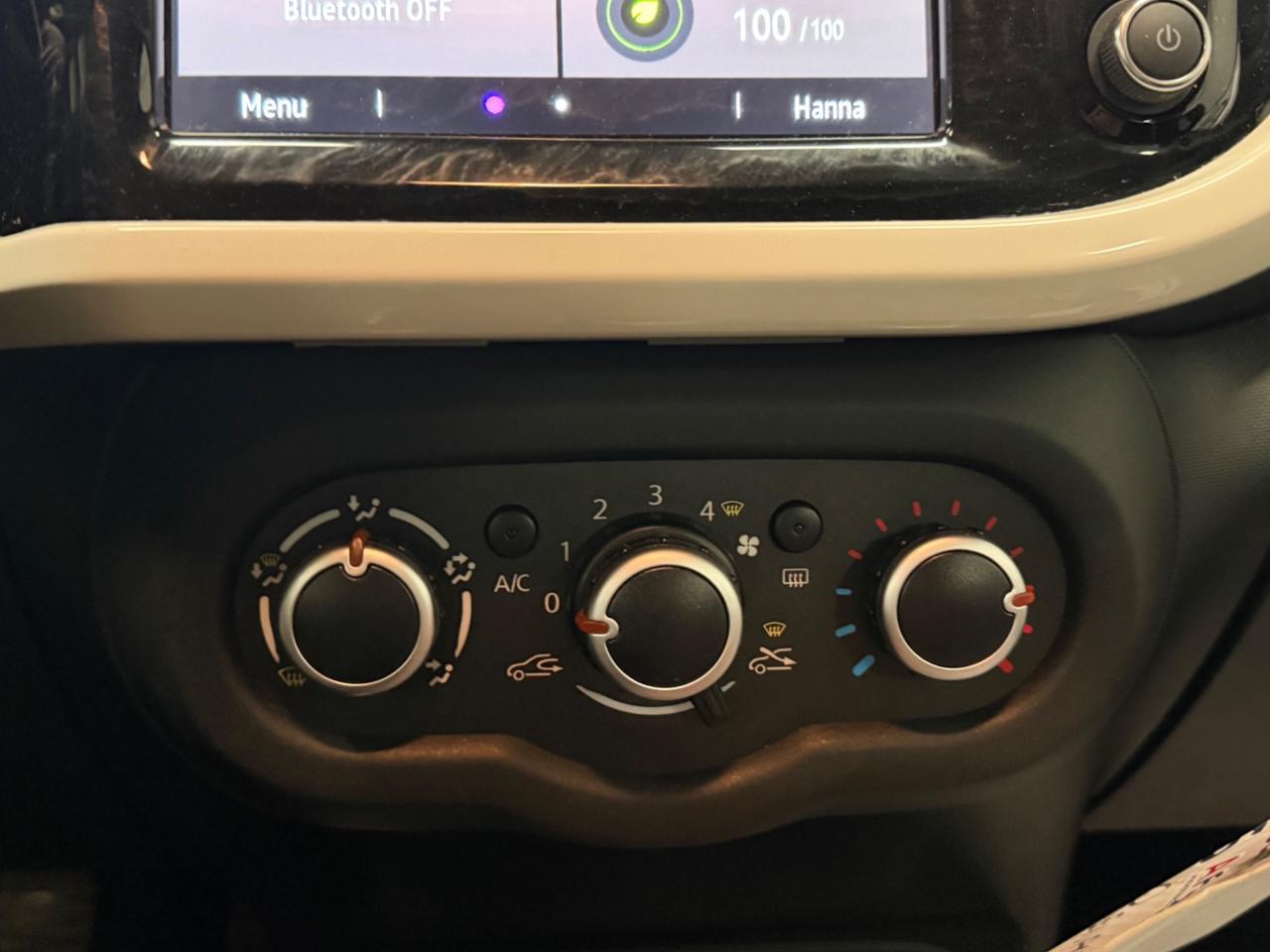 Renault Twingo 65 CV Intens LED NAVIGATORE PELLE FEND UNIPRO