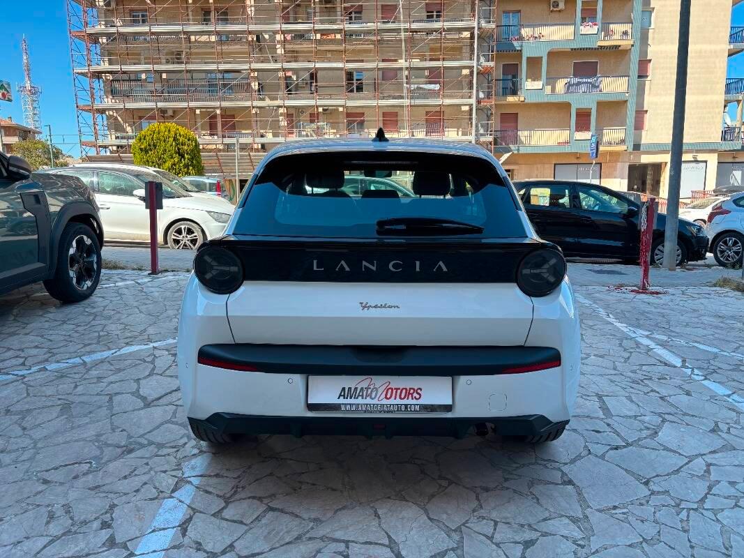 Lancia Ypsilon 1.2 mhev e-dct