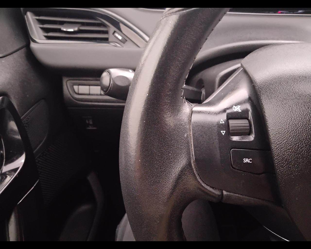 PEUGEOT 208 I 2015 - 208 5p 1.2 puretech Active s&s 82cv neopatentat