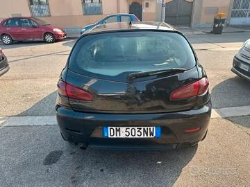 Alfa Romeo 147 1.9 JTD (120) 5 porte Distinctive