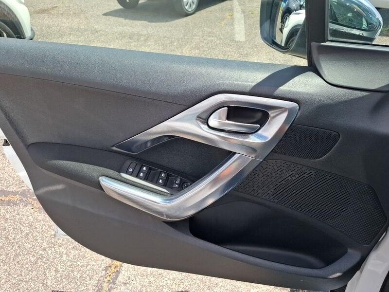 Peugeot 2008 1.2 PureTech 82 CV Allure