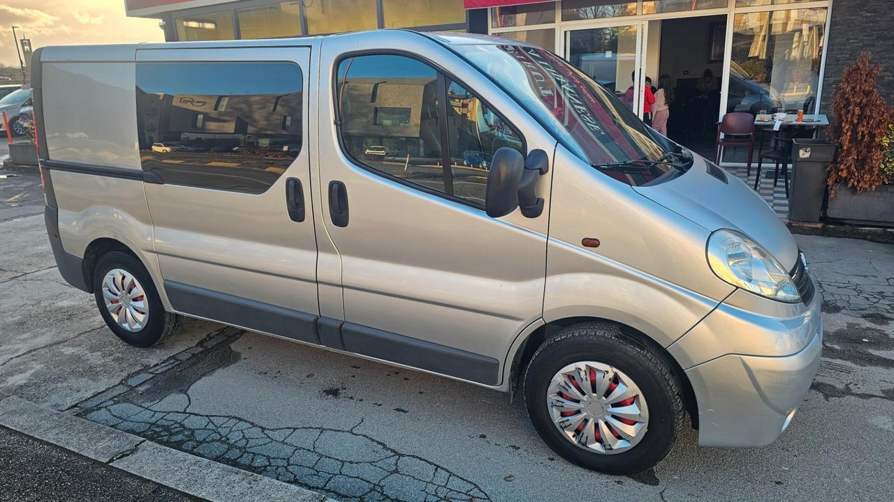 Opel Vivaro 2.0 CDTI 114CV / 6 POSTI/ GANCIO TRAINO
