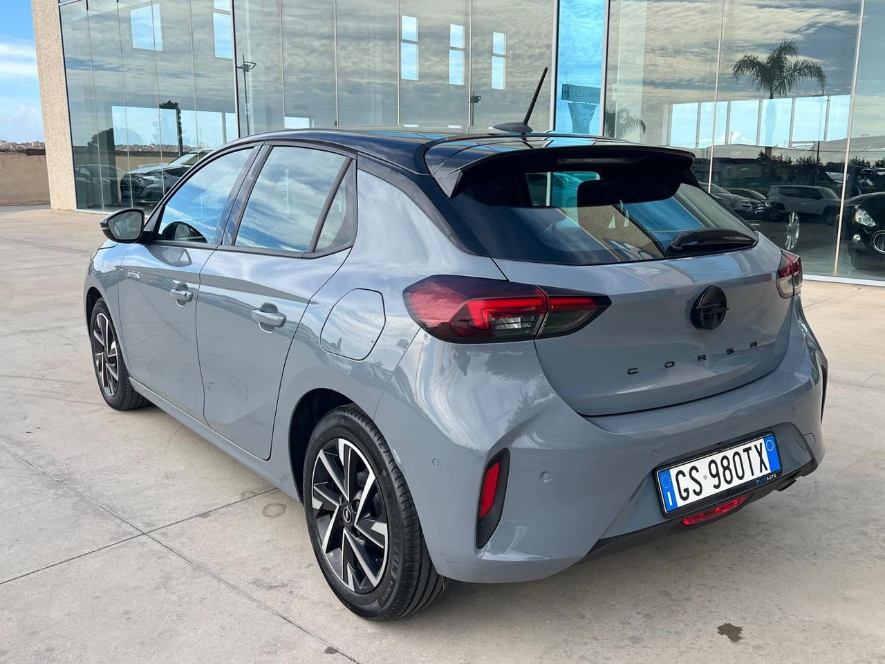 Opel Corsa 1.2 75CV GS - possibilità noleggio no scoring