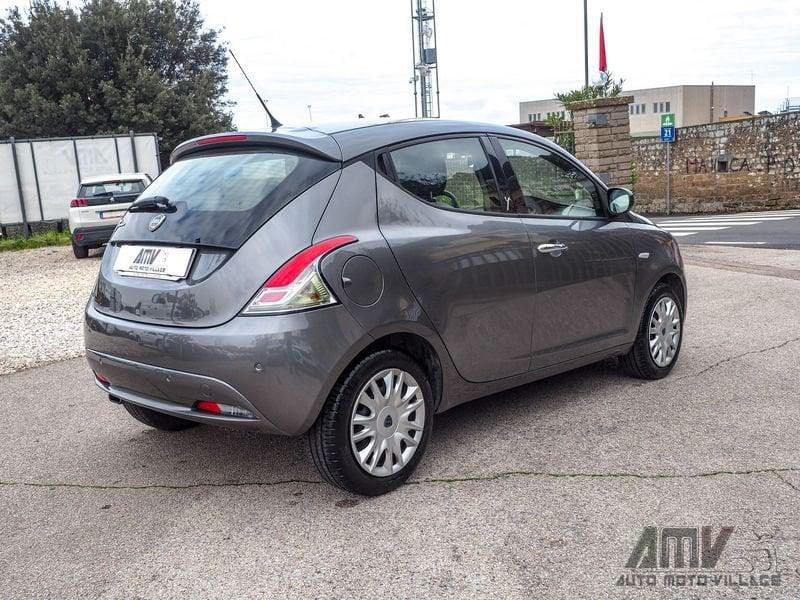 Lancia Ypsilon 1.2 69 CV 24 MESI DI GARANZIA-OK NEOPATENTATI-AUX-USB